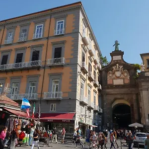 Piazza Dante 22 , Napoli Italia