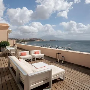 Caracciolo 13 Rooftop&suites , Napoli Italia